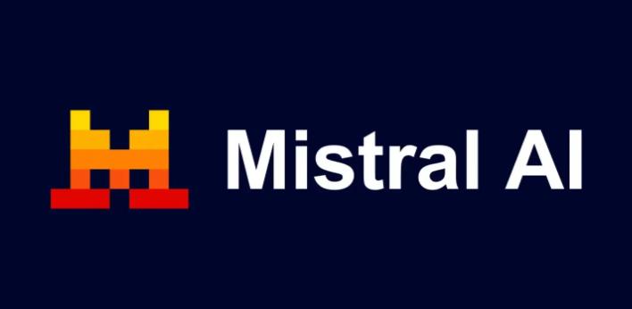 ������ģ�� Mistral AI�����汾�Ա�